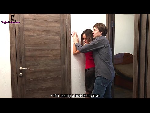 ❤️ සරාගී රියල්ටර් ඇගේ මහල් නිවාසය විකුණමින් සිටියදී ඇගේ පුකට සංවේදී ලෙස කම්පා කරයි - ක්‍රෙම්පායි ❤ Hard කාමුක අප වෙත  ❤