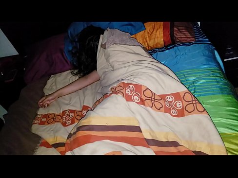 ❤️ ස්ටේප්සන් තම තරුණ සුළු මව නිදා සිටියදී ඇයට බැණ වදියි. ❤ Hard කාමුක අප වෙත  ❤